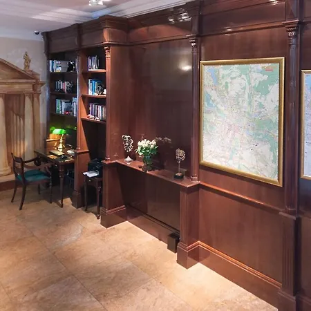 Hotel Wloski Italia Boutique Old Town 3*