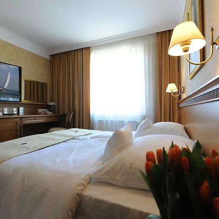 Wloski Italia Boutique Old Town Hotel 3*