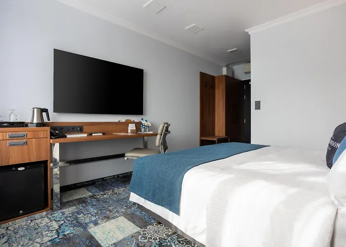 ホテル Wloski Italia Boutique Old Town 3*