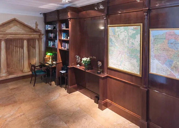 ホテル Wloski Italia Boutique Old Town 3*